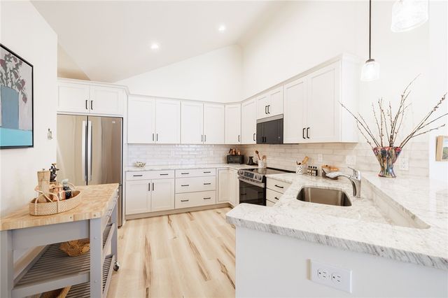 5134 Cheshire Glen Road, Canandaigua Town, NY 14424