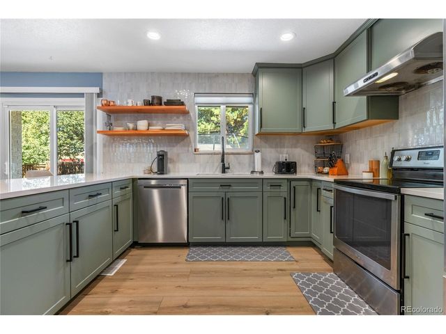 10579 W Warren Dr, Lakewood, CO 80227