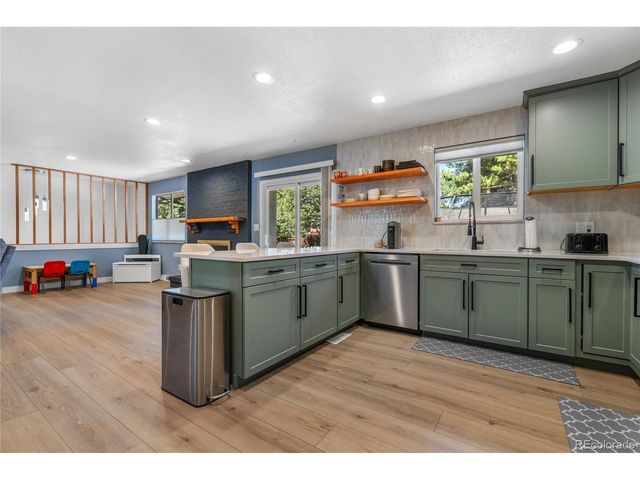 10579 W Warren Dr, Lakewood, CO 80227