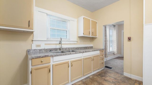 350 W Main Street, Newark, OH 43055