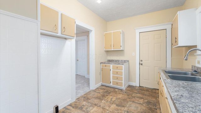 350 W Main Street, Newark, OH 43055