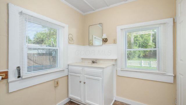 350 W Main Street, Newark, OH 43055