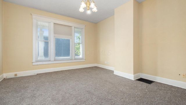 350 W Main Street, Newark, OH 43055
