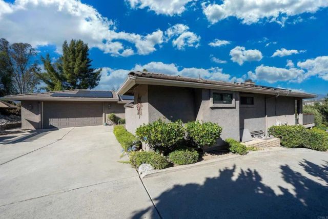 15326 Moonglow Dr, Ramona, CA 92065
