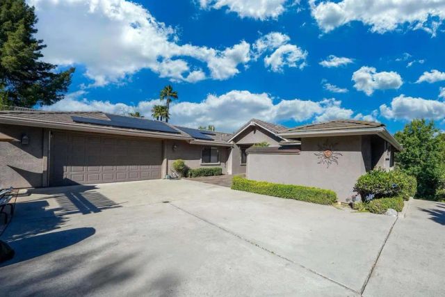 15326 Moonglow Dr, Ramona, CA 92065