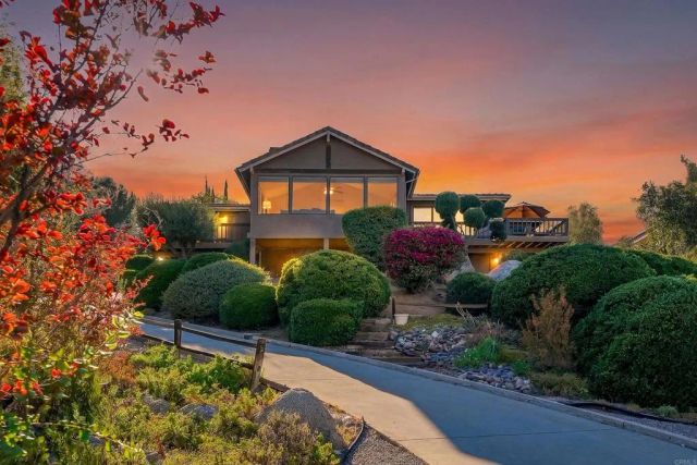 15326 Moonglow Dr, Ramona, CA 92065
