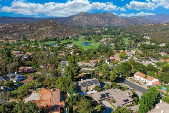 15326 Moonglow Dr, Ramona, CA 92065