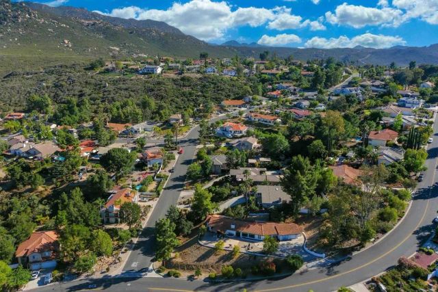 15326 Moonglow Dr, Ramona, CA 92065