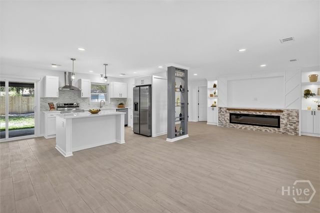 102 Burbank, Savannah, GA 31419
