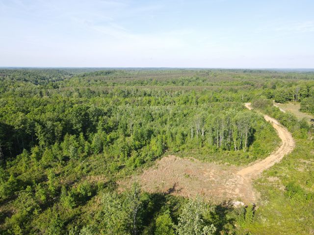 303 Hurricane Creek, Stewart, TN 37175