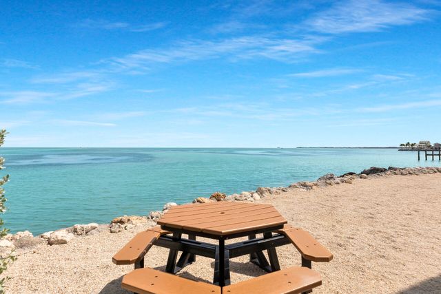 1215 97th Street Ocean Apt 6, Marathon, FL 33050