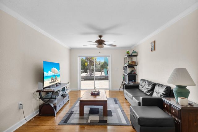 1215 97th Street Ocean Apt 6, Marathon, FL 33050