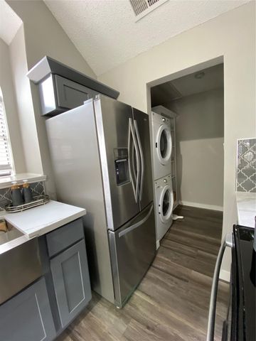 2300 Old Spanish Trail 2020, Houston, TX 77054