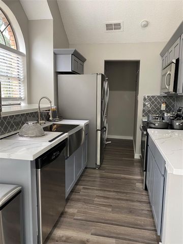 2300 Old Spanish Trail 2020, Houston, TX 77054