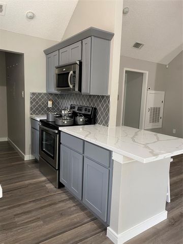 2300 Old Spanish Trail 2020, Houston, TX 77054