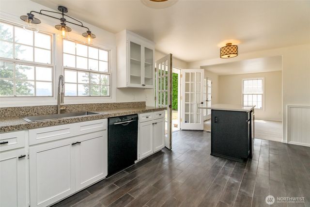 5403 Edgewood Drive E, Edgewood, WA 98372