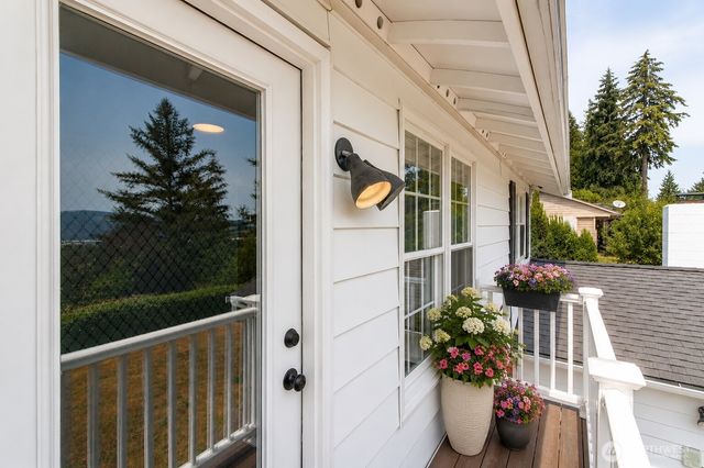 5403 Edgewood Drive E, Edgewood, WA 98372