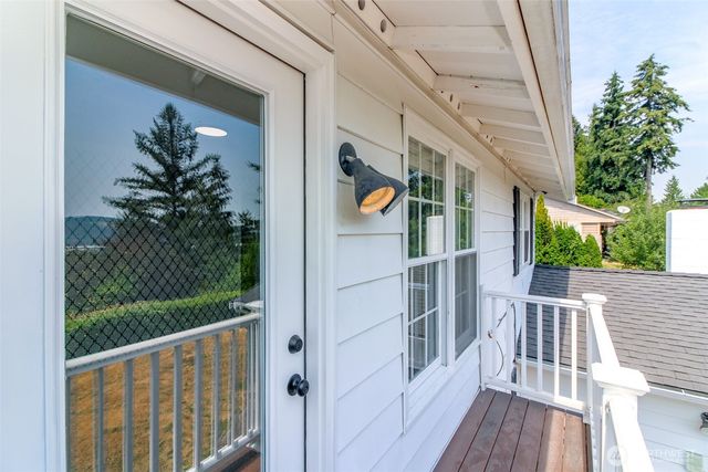 5403 Edgewood Drive E, Edgewood, WA 98372