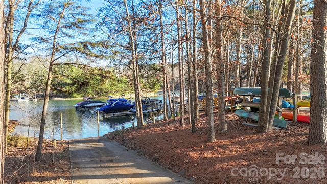 123 Wildiris Drive, Mooresville, NC 28117