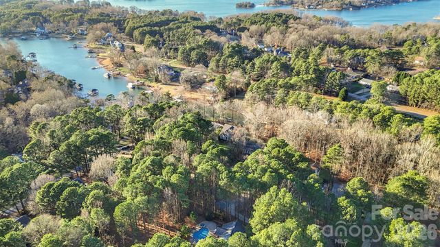 123 Wildiris Drive, Mooresville, NC 28117