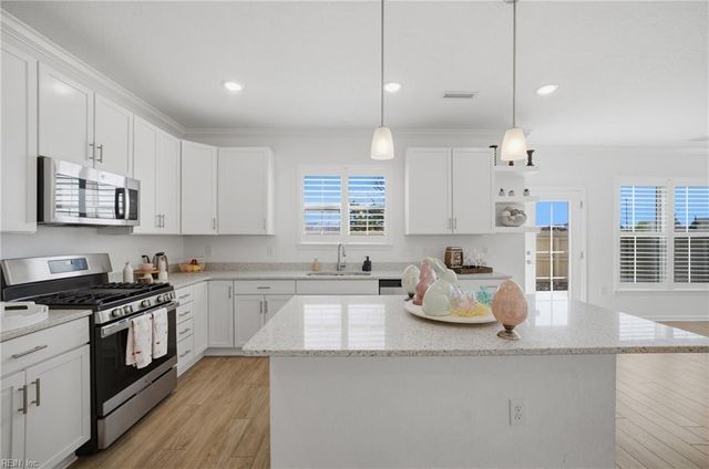 329 Middleton WAY, Chesapeake, VA 23322