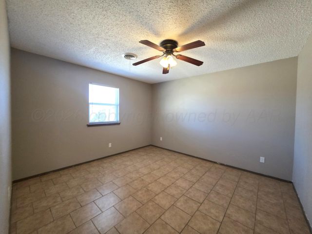 1020 W Sirroco Place, Pampa, TX 79065