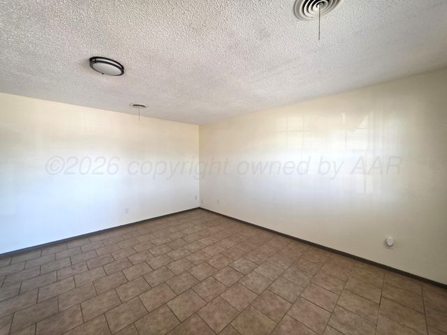 1020 W Sirroco Place, Pampa, TX 79065