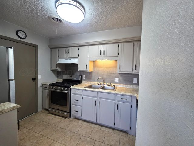 1020 W Sirroco Place, Pampa, TX 79065