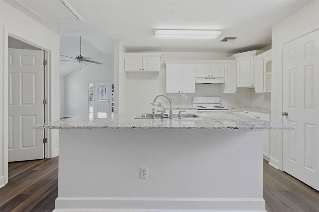 411 E Hale Street, Lake Charles, LA 70601