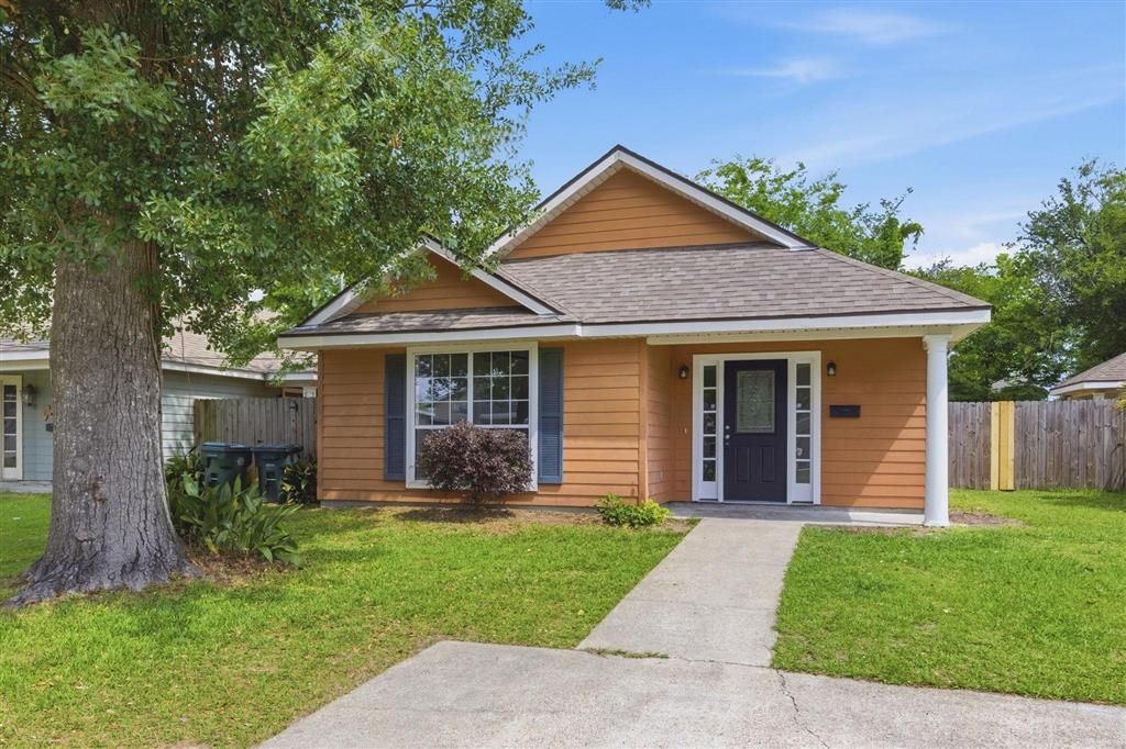 411 E Hale Street, Lake Charles, LA 70601