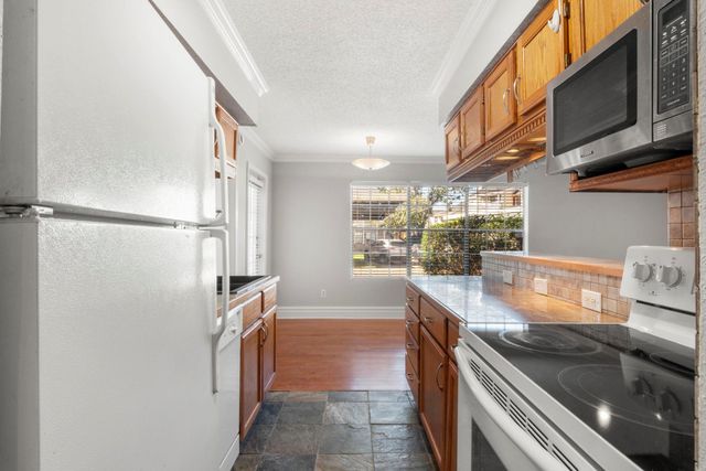 2750 Holly Hall Street 901, Houston, TX 77054