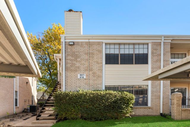 2750 Holly Hall Street 901, Houston, TX 77054