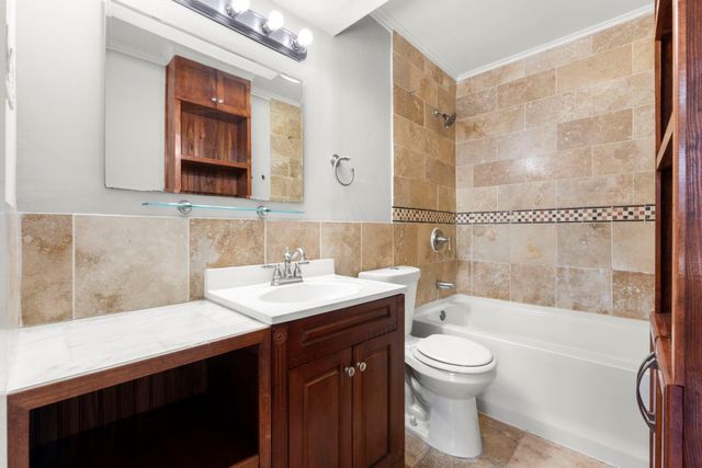 2750 Holly Hall Street 901, Houston, TX 77054