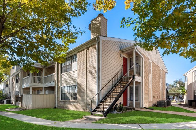 2750 Holly Hall Street 901, Houston, TX 77054