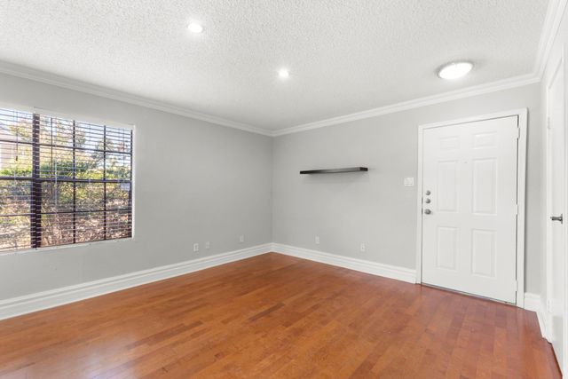 2750 Holly Hall Street 901, Houston, TX 77054