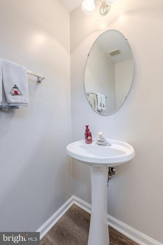 9005 CORIANDER CIR, Manassas, VA 20110