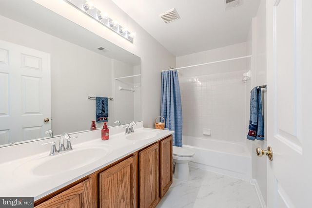 9005 CORIANDER CIR, Manassas, VA 20110
