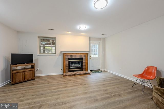 9005 CORIANDER CIR, Manassas, VA 20110