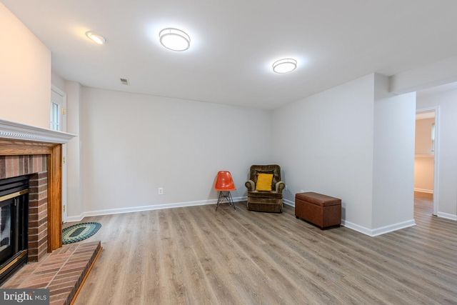 9005 CORIANDER CIR, Manassas, VA 20110