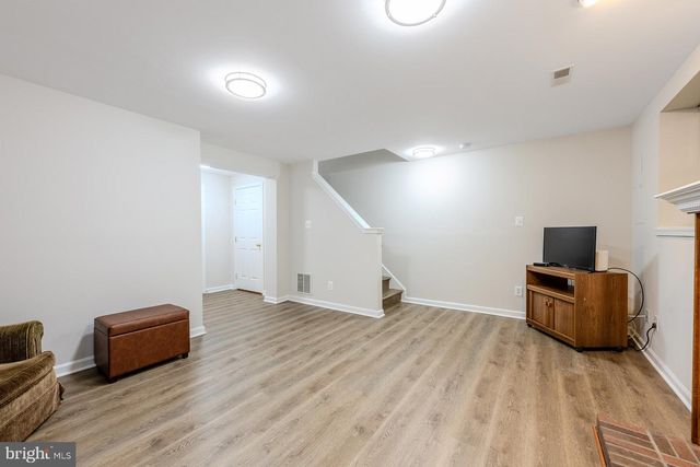 9005 CORIANDER CIR, Manassas, VA 20110