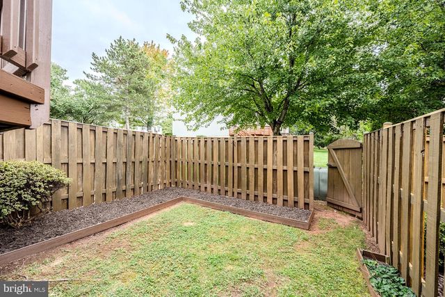 9005 CORIANDER CIR, Manassas, VA 20110