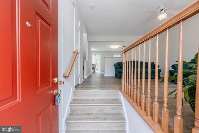 9005 CORIANDER CIR, Manassas, VA 20110
