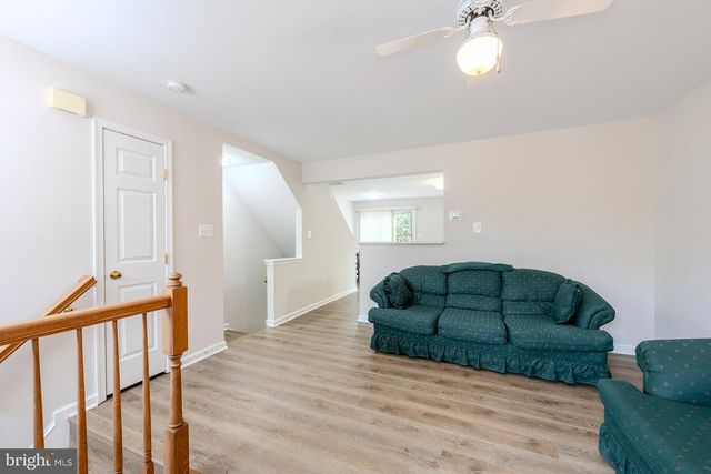 9005 CORIANDER CIR, Manassas, VA 20110