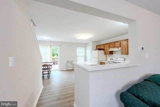 9005 CORIANDER CIR, Manassas, VA 20110