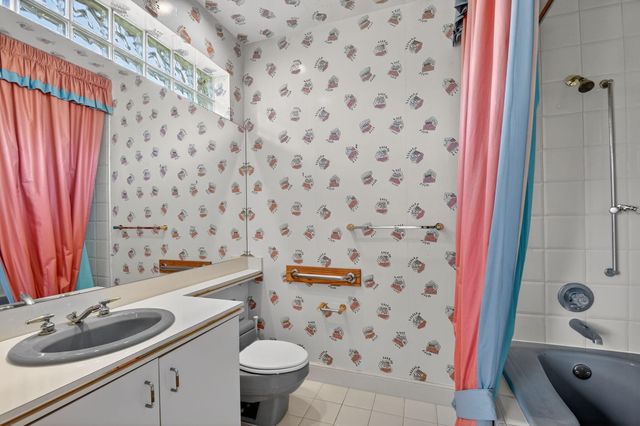 1711 Breakers West Boulevard, West Palm Beach, FL 33411