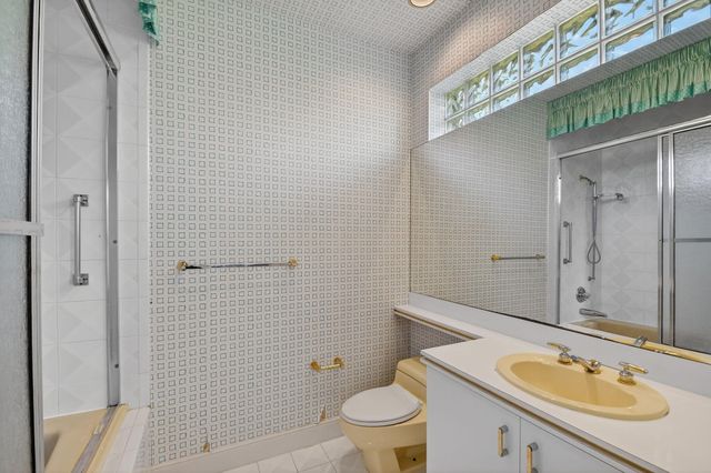 1711 Breakers West Boulevard, West Palm Beach, FL 33411