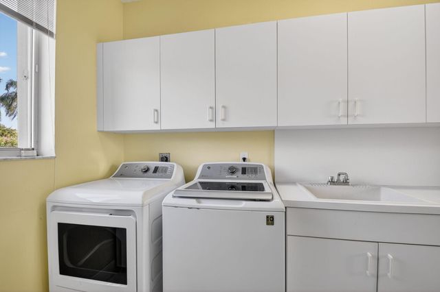 1711 Breakers West Boulevard, West Palm Beach, FL 33411