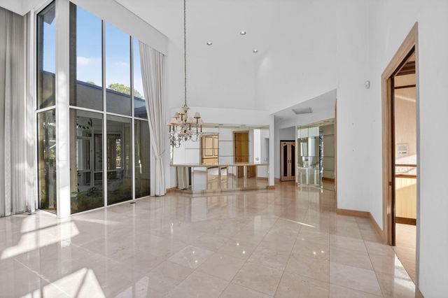 1711 Breakers West Boulevard, West Palm Beach, FL 33411