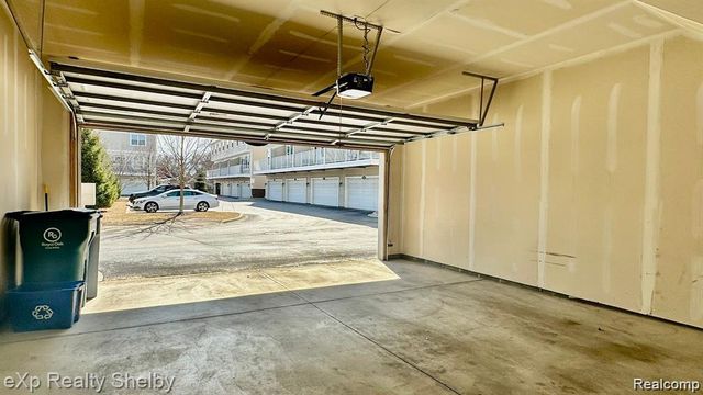 1071 N Sherman Drive A, Royal Oak, MI 48067
