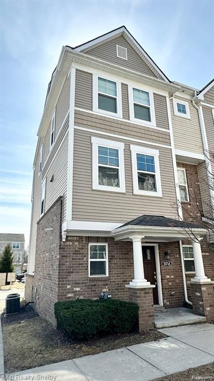 1071 N Sherman Drive A, Royal Oak, MI 48067